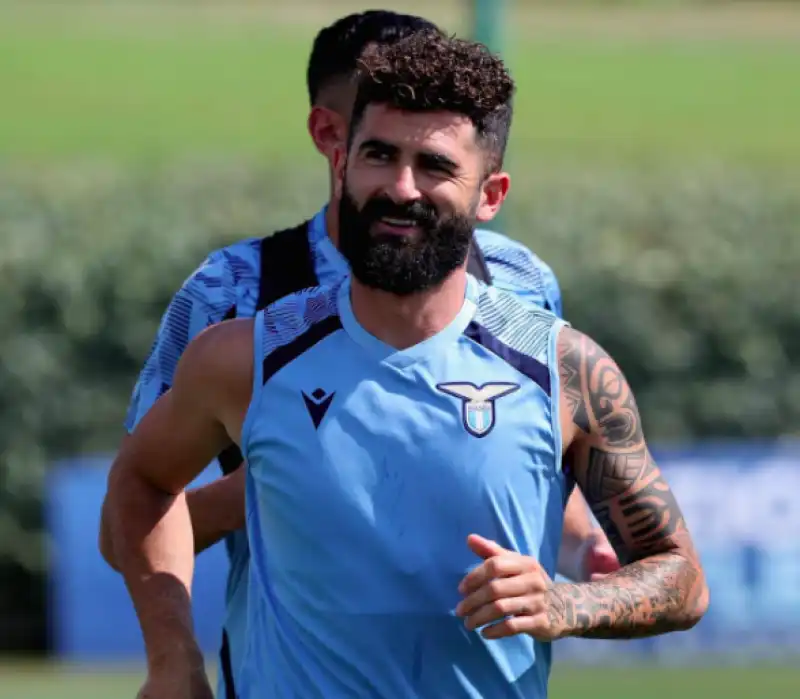 hysaj con la maglia della lazio 2