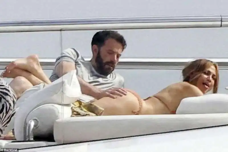 jlo e ben affleck sullo yatch 2