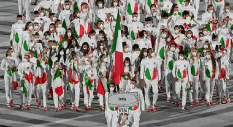 la delegazione italiana alla cerimonia inaugurale di tokyo 2020 