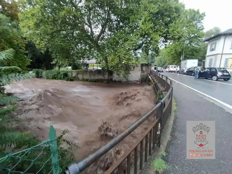 maltempo   esondazioni e piogge in provincia di como  7