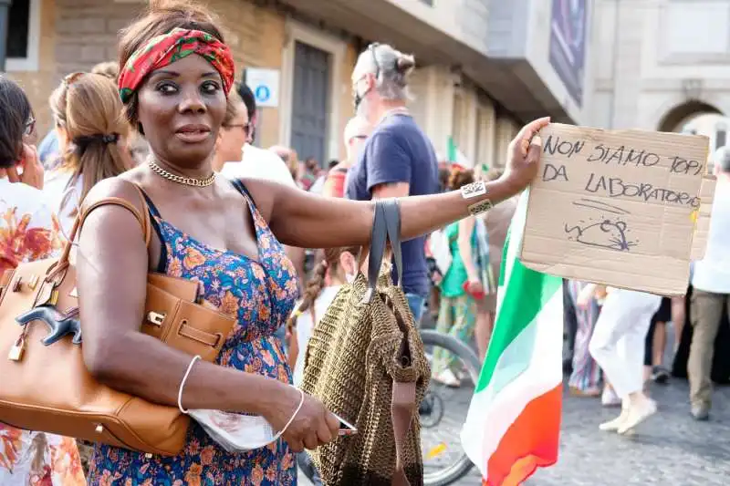 manifestazione contro il green pass a roma15