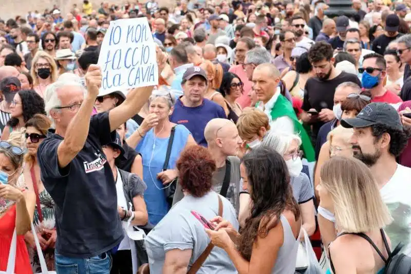 manifestazione contro il green pass a roma17