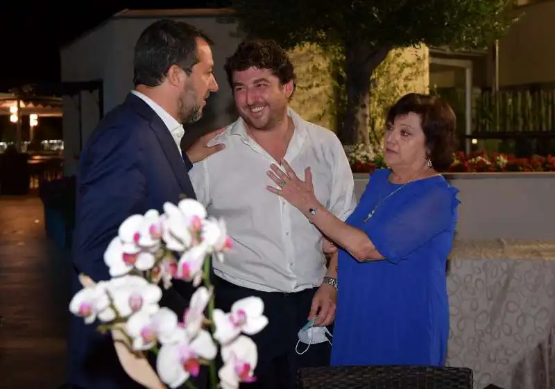 matteo salvini  francesco albertario con la madre simonetta matone  foto di bacco