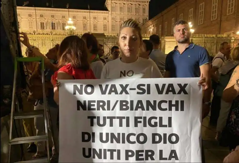 NO VAX TORINO