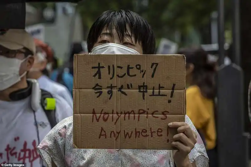 proteste olimpiadi tokyo 2020 10