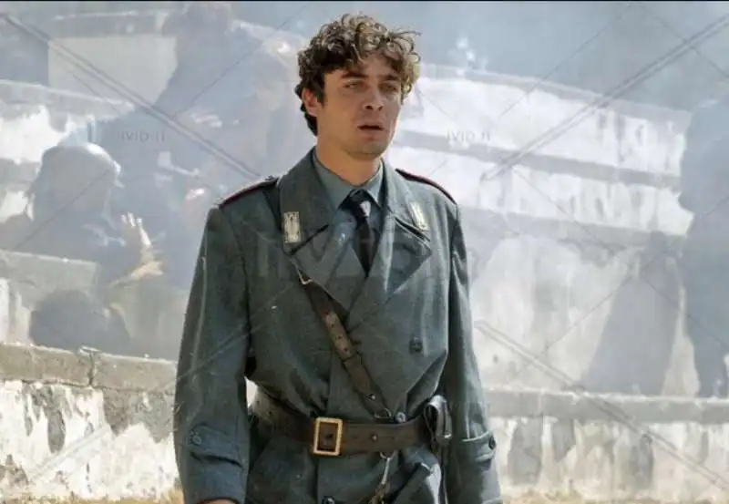 riccardo scamarcio   il grande sogno 