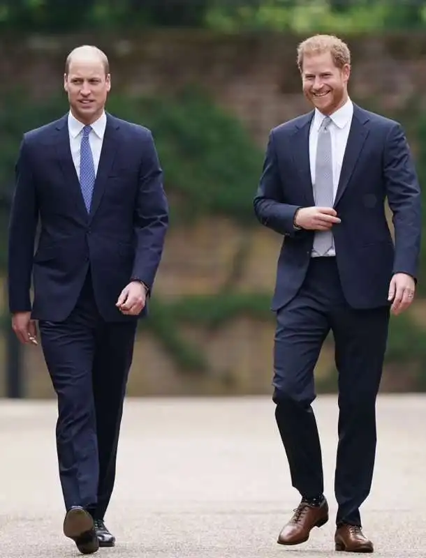 william e harry inaugurano la statua di lady diana 12