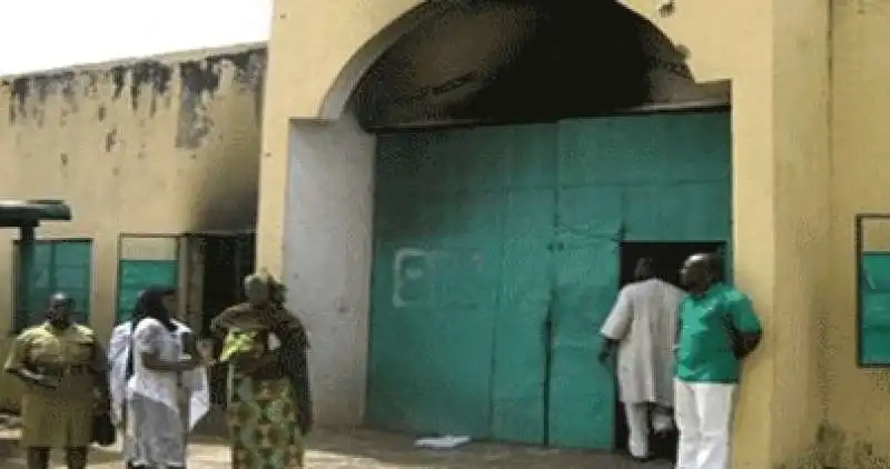 attacco al carcere di abuja in nigeria 3