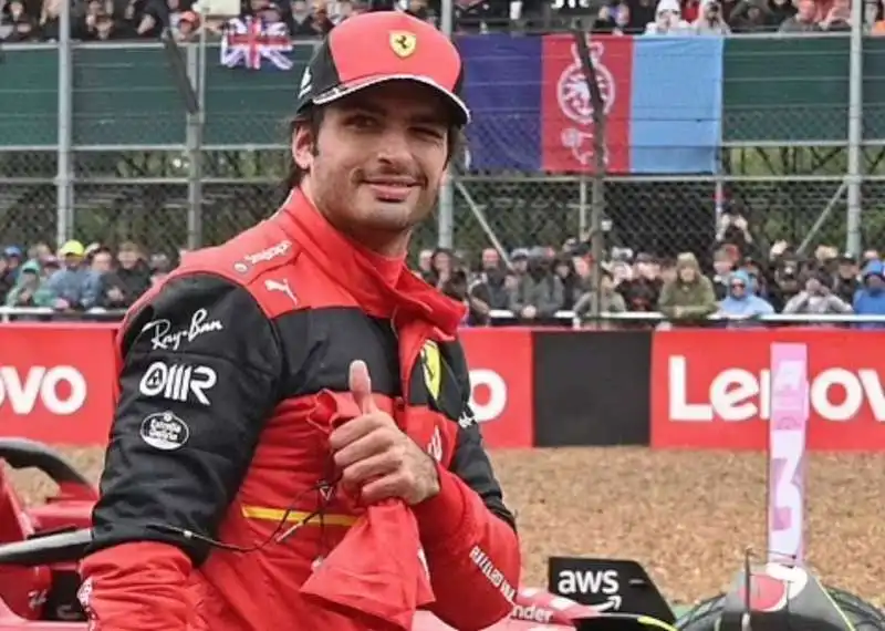 carlos sainz   pole position silverstone 