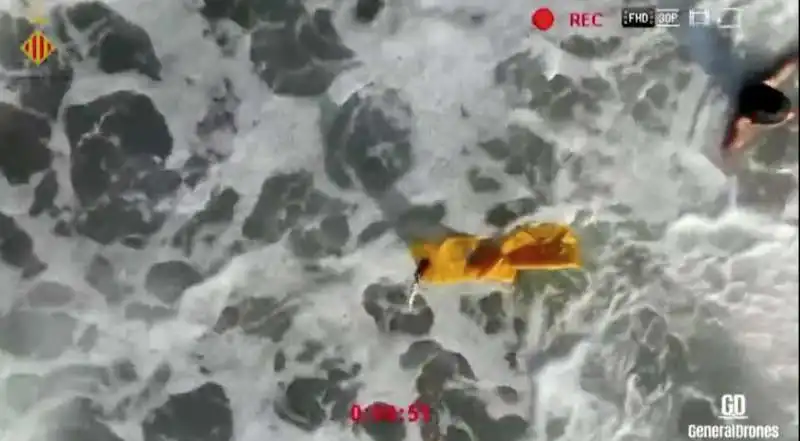 drone salvataggio in mare  6