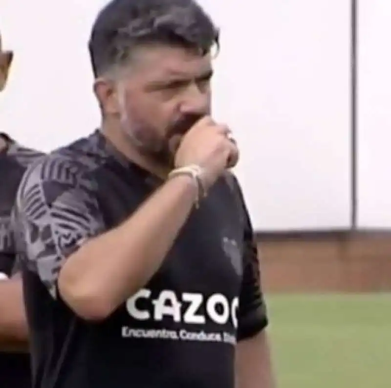 GENNARO GATTUSO FUMA IN ALLENAMENTO