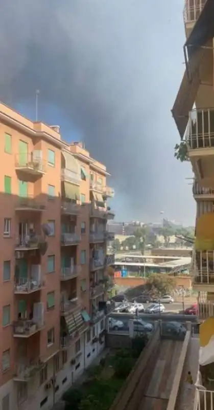 incendio casalino roma 4