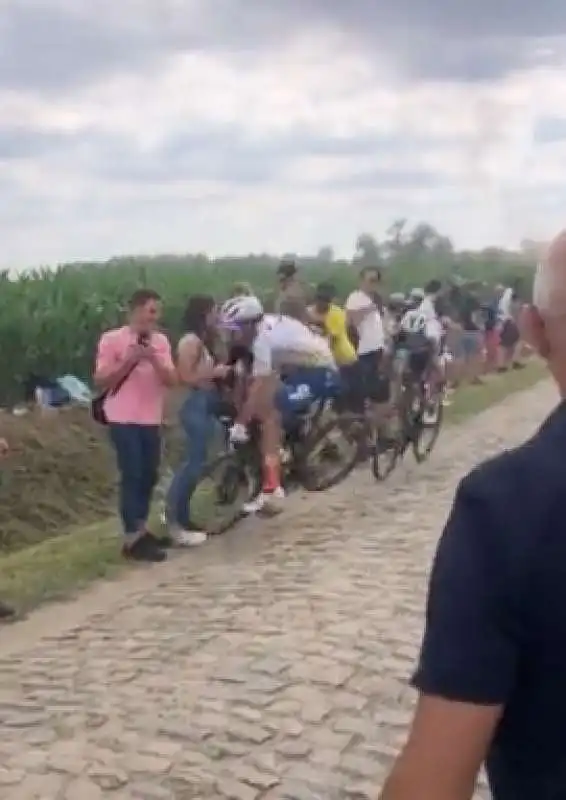 incidente daniel oss al tour de france 3