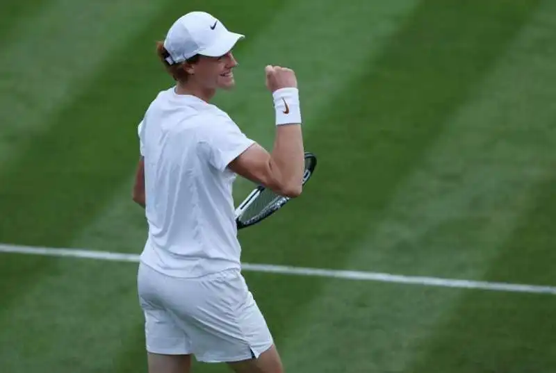 jannik sinner a wimbledon 1 