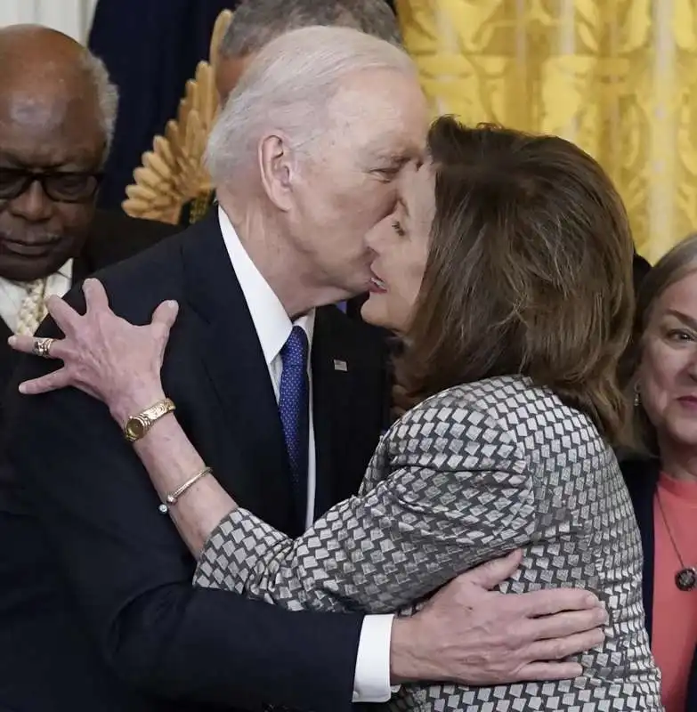 JOE BIDEN NANCY PELOSI