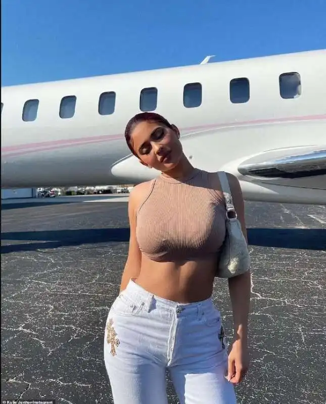 KYLIE JENNER E IL SUO JET PRIVATO 