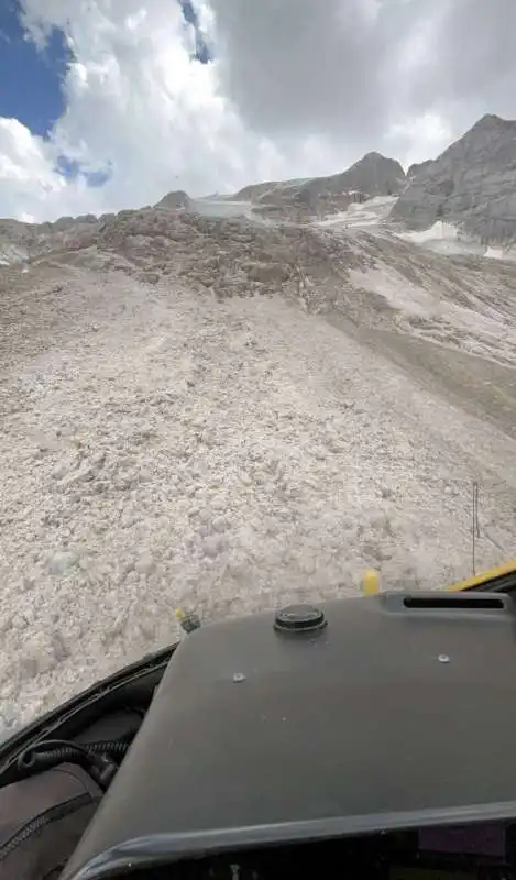  marmolada dopo il crollo del blocco di ghiaccio   4