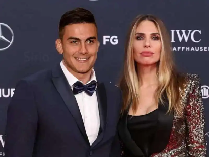 MEME - DYBALA CON ILARY BLASI