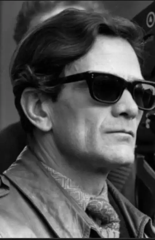 pasolini occhiali neri