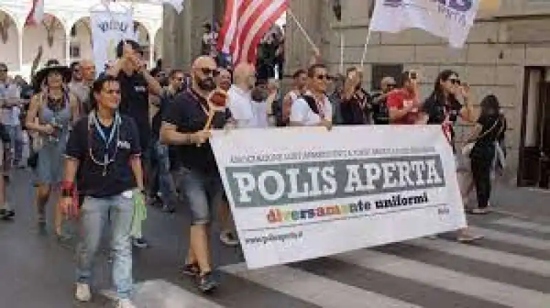 poliziotti gay pride 3