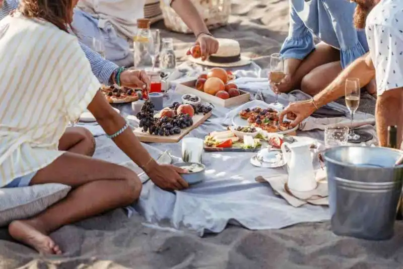 pranzo sulla spiaggia 1