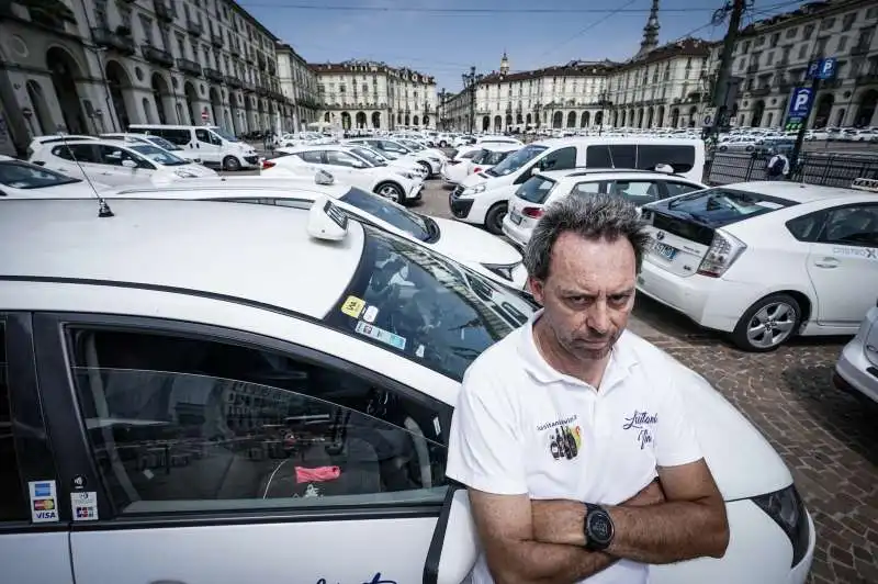 protesta taxi a torino 