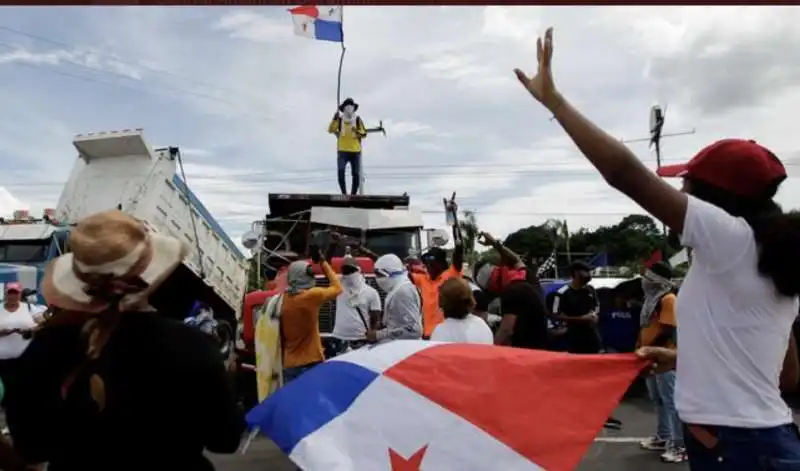 proteste a panama contro il caro carburante   7