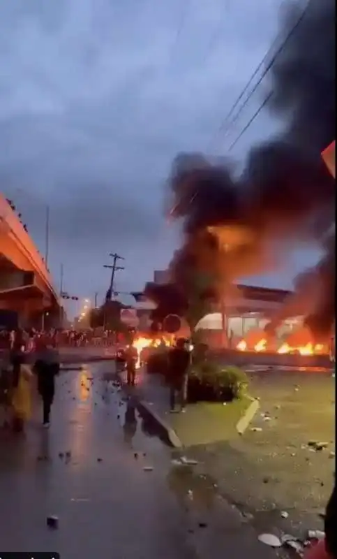 proteste a panama contro il caro carburante   9