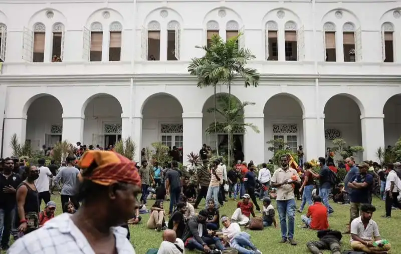 proteste al palazzo presidenziale di colombo   sri lanka 2