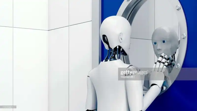 robot si guarda allo specchio 