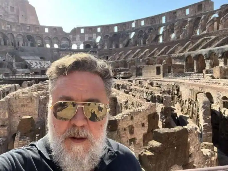 russell crowe in vacanza a roma 