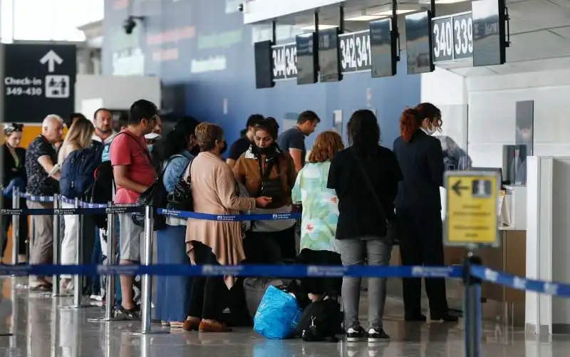 SCIOPERI E RITARDI NEGLI AEROPORTI 