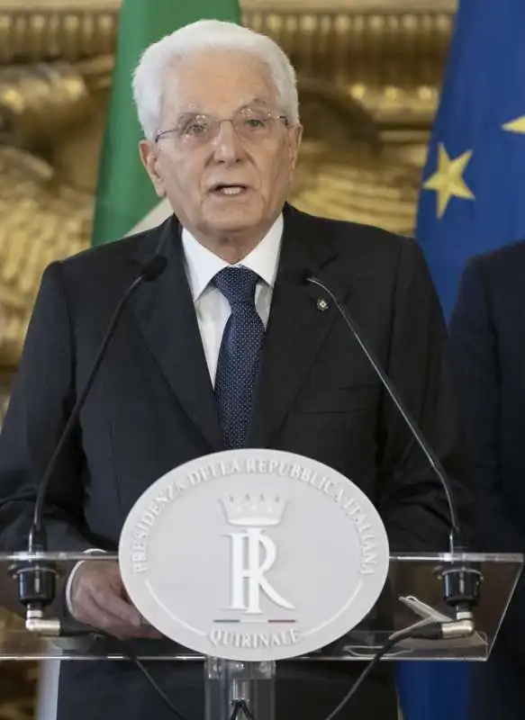 sergio mattarella annuncia lo scioglimento delle camere 