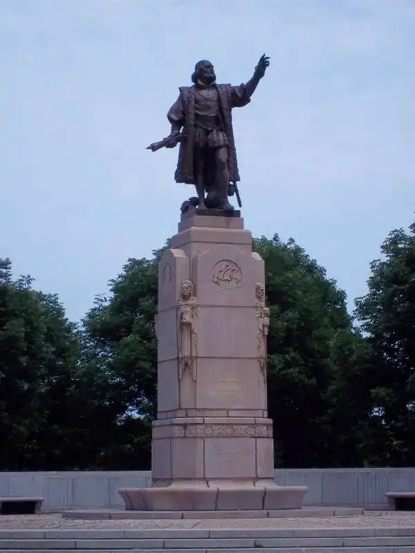 statua colombo chicago