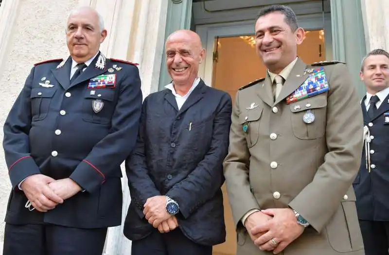 teo luzi  marco minniti  francesco paolo figliuolo  foto di bacco