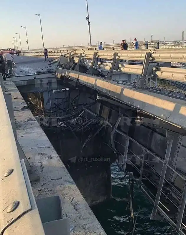 attacco al ponte di kerch, in crimea   17 luglio 2023   12