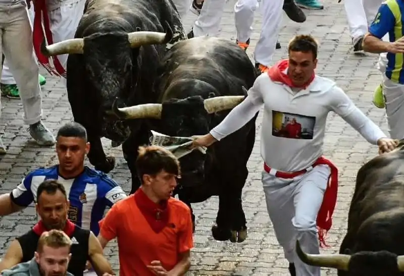 corsa dei tori a pamplona   15