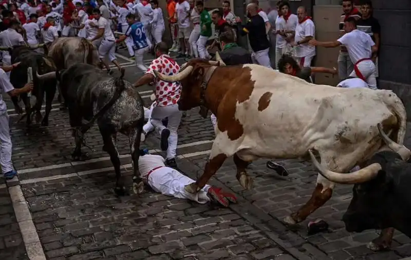 corsa dei tori a pamplona   16