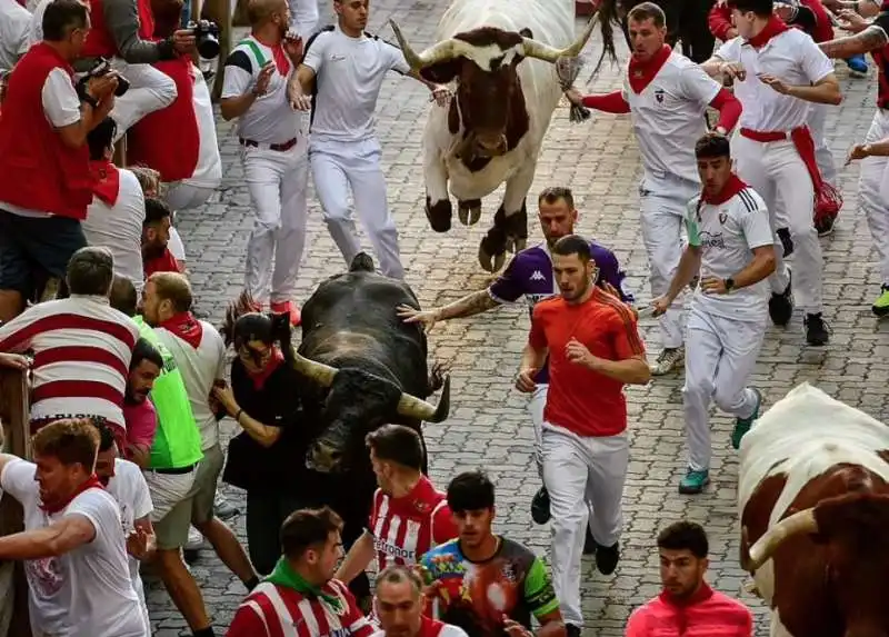 corsa dei tori a pamplona   8