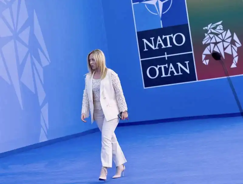 giorgia meloni al vertice nato di vilnius  