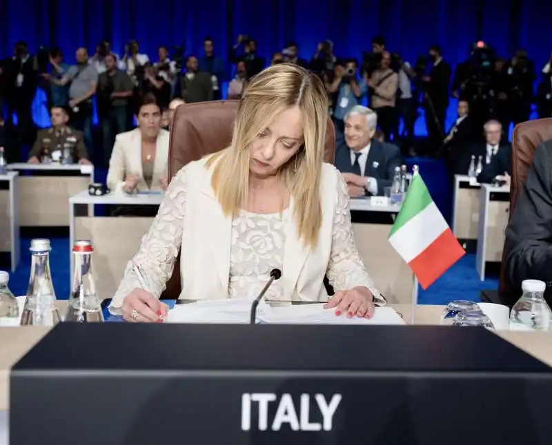 giorgia meloni al vertice nato di vilnius