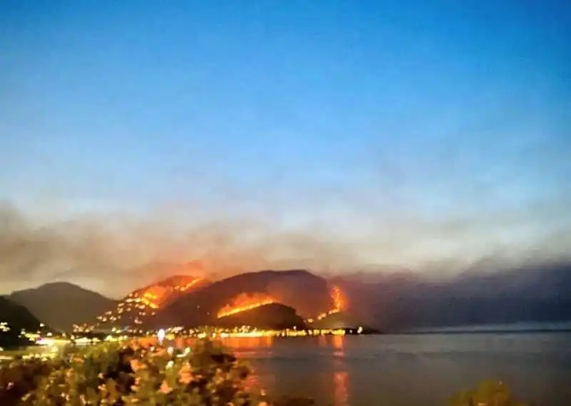 incendi a palermo 3