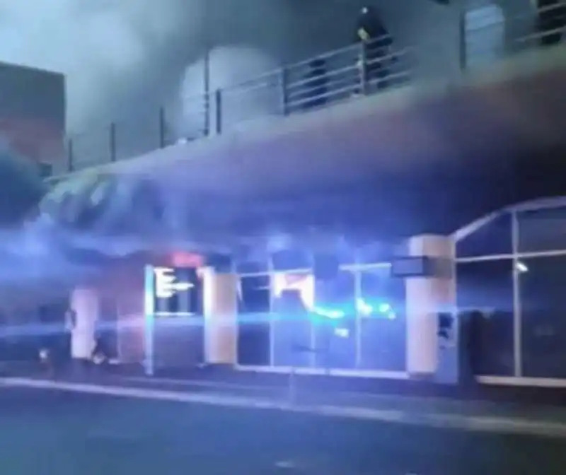 incendio all aeroporto vincenzo bellini di catania   2