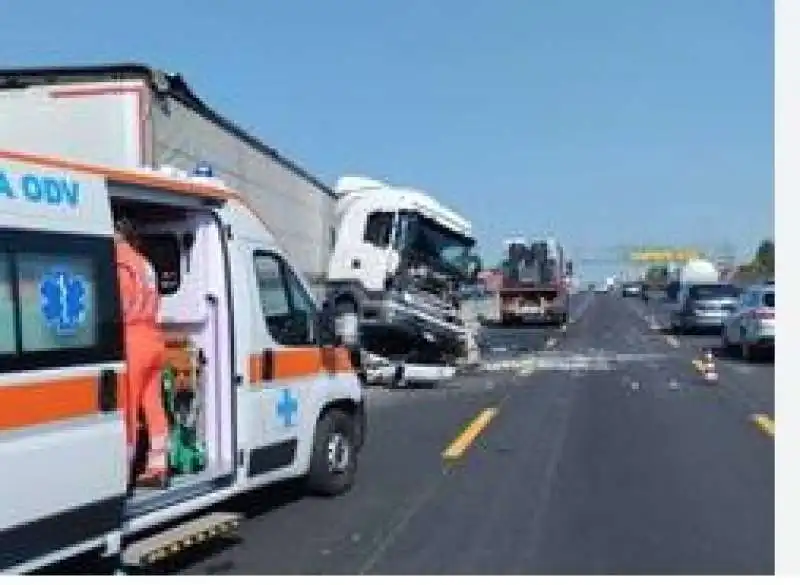 incidente sull autostrada dei laghi a lainate 