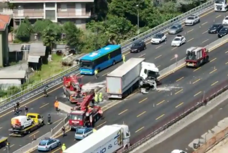 INCIDENTE SULL AUTOSTRADA DEI LAGHI A LAINATE 