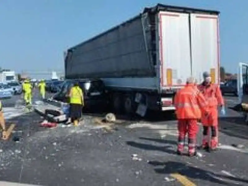 incidente sull autostrada dei laghi a lainate  4