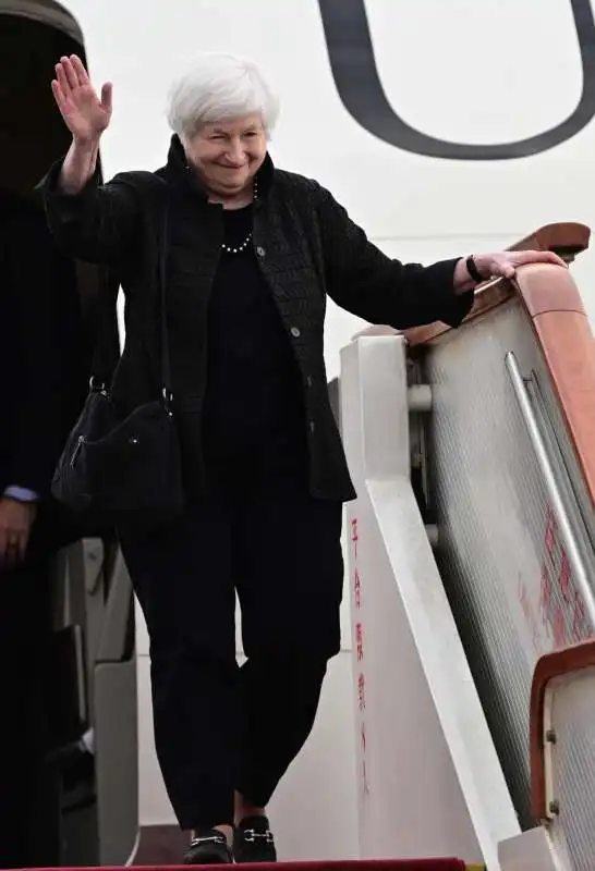 janet yellen arriva in cina  