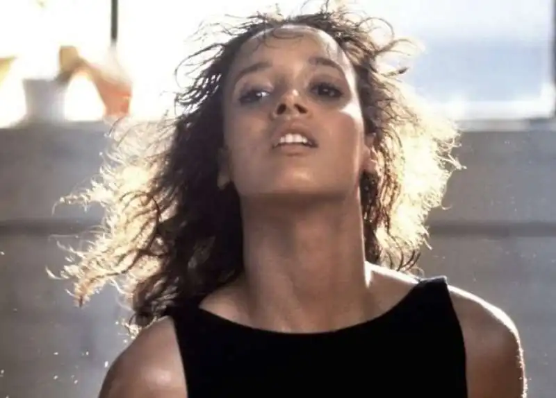 jennifer beals flashdance 1