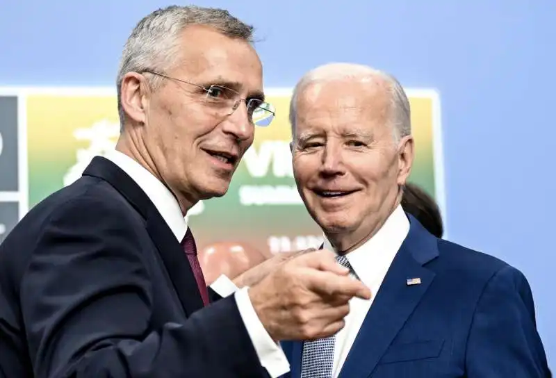 JENS STOLTENBERG - JOE BIDEN - VERTICE NATO VILNIUS