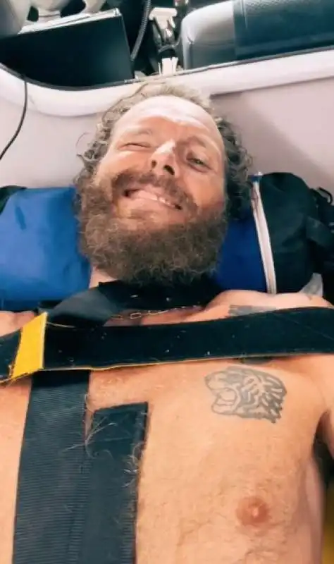 jovanotti dopo l incidente in bicicletta a santo domingo   2